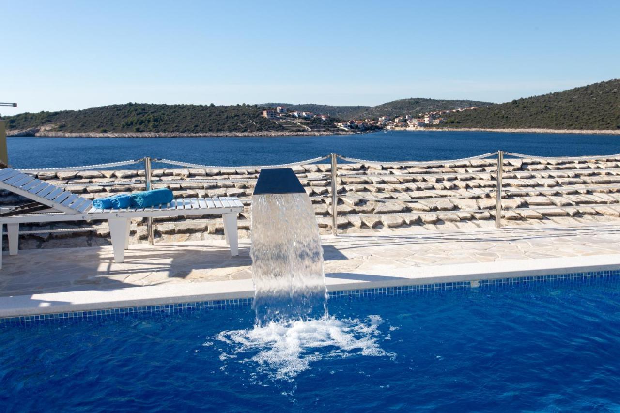 Villa, Stone House With Swimming Pool & Sauna, Beach, Sevid Exterior photo