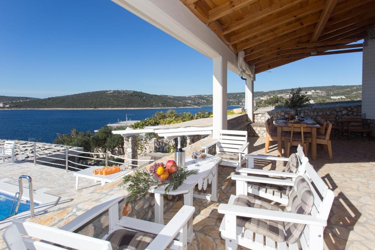 Villa, Stone House With Swimming Pool & Sauna, Beach, Sevid Exterior photo