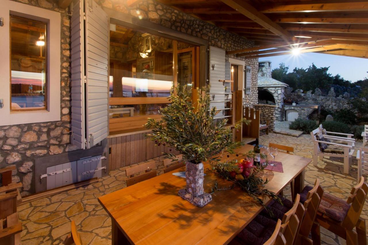 Villa, Stone House With Swimming Pool & Sauna, Beach, Sevid Exterior photo