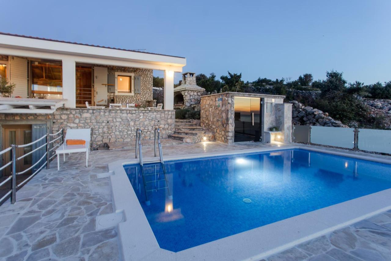 Villa, Stone House With Swimming Pool & Sauna, Beach, Sevid Exterior photo
