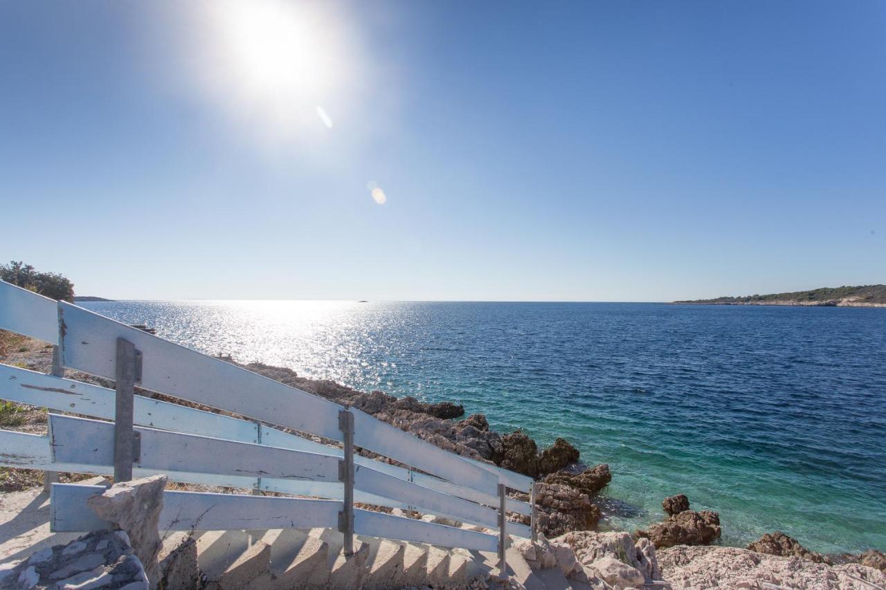 Villa, Stone House With Swimming Pool & Sauna, Beach, Sevid Exterior photo