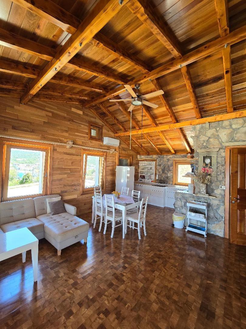 Villa, Stone House With Swimming Pool & Sauna, Beach, Sevid Exterior photo