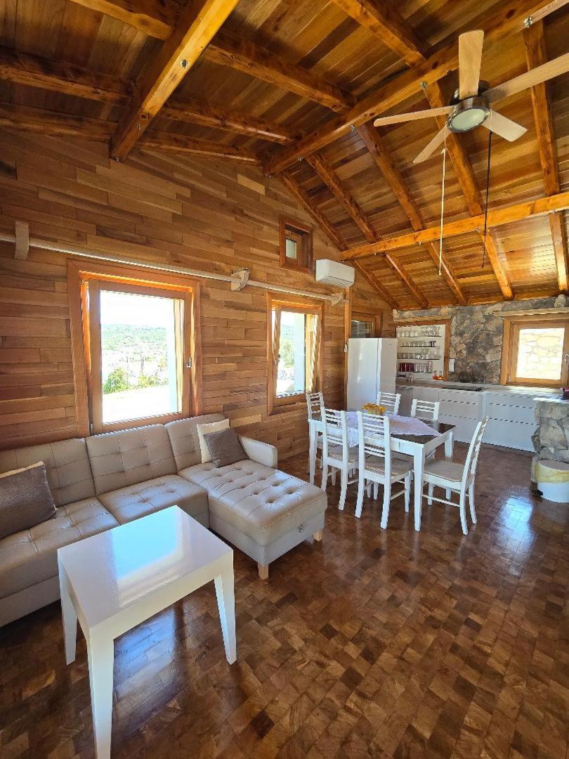 Villa, Stone House With Swimming Pool & Sauna, Beach, Sevid Exterior photo