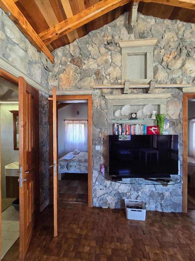 Villa, Stone House With Swimming Pool & Sauna, Beach, Sevid Exterior photo